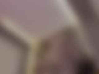Live cam show with Samaantha-White - Athletic Shaved Pussy on Chatstar