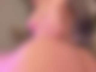 Live cam show with Samaantha-White - Interactivetoy Mature on AdultVida.com