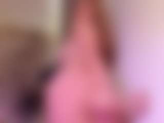 Live cam show with Samaantha-White - Dildo on Mixed Magazine Live