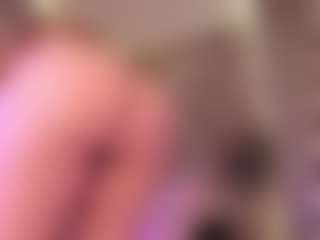 Live cam show with Samaantha-White - Mature on Gym Cam Girls
