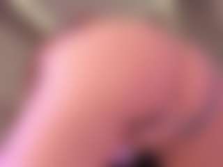 Live cam show with Samaantha-White - Athletic Spank on PervPlay.com