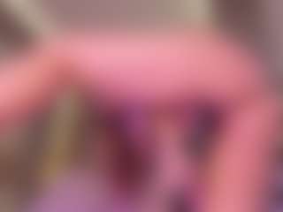 Live cam show with Samaantha-White - Athletic Dildo on Camsoda