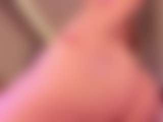 Live cam show with Samaantha-White - Brown Eyes Blonde Hair on Camsoda