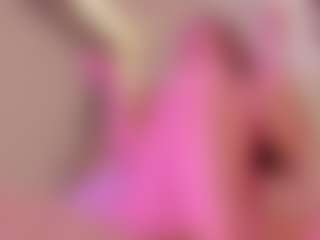 Live cam show with Samaantha-White - Shaved Pussy Mature on Camsoda
