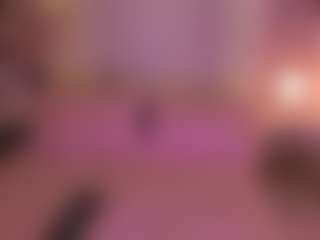 Live cam show with Samaantha-White - Gamer Mature on Camsoda