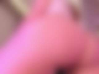 Live cam show with Samaantha-White - Athletic Strip on Dolls Live