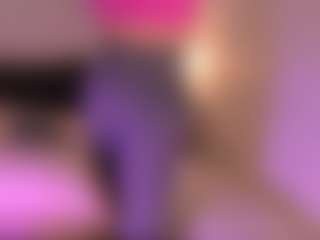 Live cam show with Samaantha-White - Athletic Dildo on Uber Horny