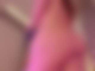 Live cam show with Samaantha-White - Facial Piercings on Gym Cam Girls