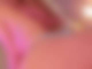 Live cam show with Samaantha-White - Tease on StripNow