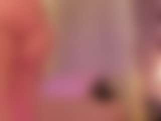 Live cam show with Samaantha-White - Shaved Pussy on Mixed Magazine Live