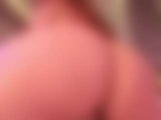 Live cam show with Samaantha-White - Tattoos Mature on Cam Slut