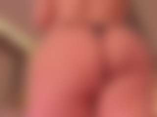 Live cam show with Samaantha-White - Blonde Hair Shaved Pussy on Camsoda
