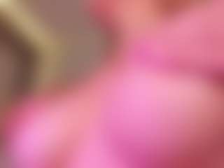 Live cam show with Samaantha-White - Gamer Mature on Mixed Magazine Live