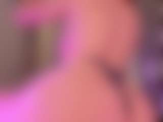 Live cam show with Samaantha-White - Spank on friskycurves.com