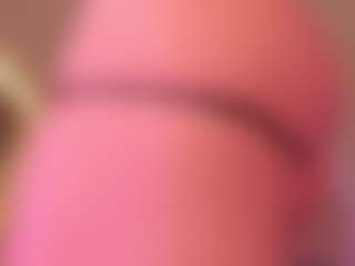 Live cam show with Samaantha-White - Blonde Hair Shaved Pussy on Hubzter Live