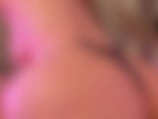 Live cam show with Samaantha-White - Slender Athletic on Camsoda
