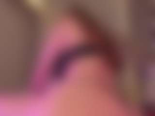 Live cam show with Samaantha-White - Full Nudity on Milfs Live