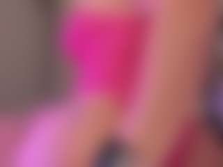 Live cam show with Samaantha-White - Gamer Mature on crypto-cams