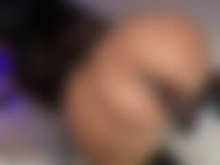 Live cam show with Violetta browm - Double Penetration on crypto-cams
