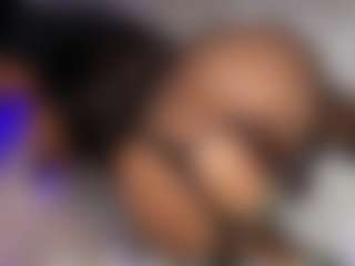Live cam show with Violetta browm - Bedroom on Soda Cam