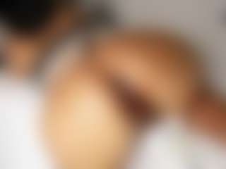 Live cam show with Violetta browm - Average on Camming Site