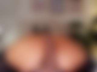 Live cam show with Violetta browm - Shaved Pussy on madthumbs