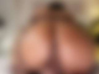 Live cam show with Violetta browm - Big Tits on Latina Girls