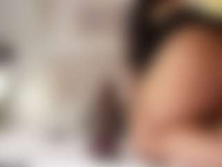 Live cam show with Violetta browm - Average on Milfs Live