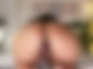 Live cam show with Violetta browm - Average on Gym Cam Girls