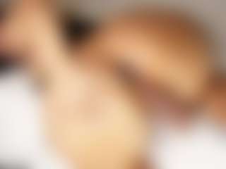 Live cam show with Violetta browm - Fuck Machine on Uber Horny
