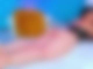 Live cam show with ParisRoa - Bedroom on chickslive.net