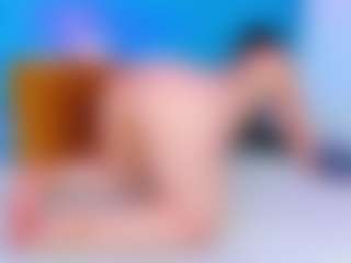 Live cam show with ParisRoa - MILF on livesexfox.com