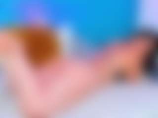 Live cam show with ParisRoa - Moaning on livesuperchat.net