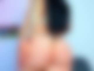Live cam show with ParisRoa - Mature on TeamSkeetLive