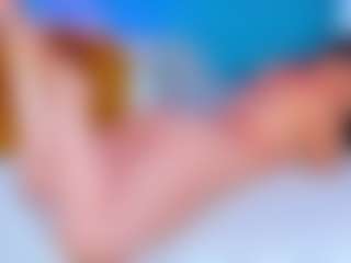 Live cam show with ParisRoa - Striptease on parknlotfishbdy