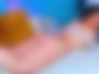 Live cam show with ParisRoa - Striptease on Cam Slut