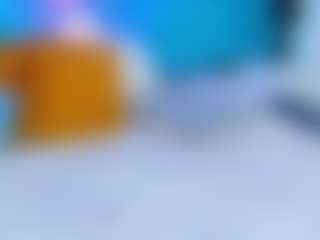 ParisRoa MILF webcam performer live streaming