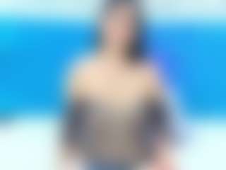 ParisRoa MILF webcam performer live streaming