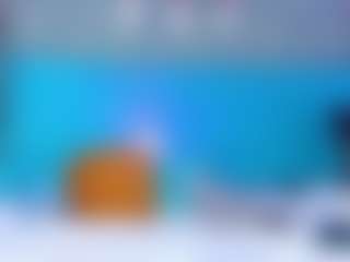 ParisRoa MILF webcam performer live streaming