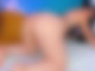 Live cam show with ParisRoa - Moaning on friskycurves.com