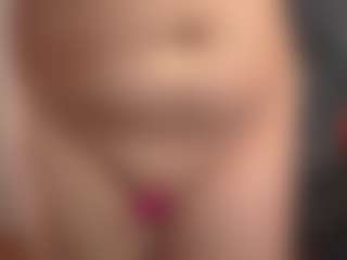 Live cam show with Vikky_Love - Thick on makecum.org