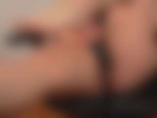 Live cam show with Vikky_Love - Curvy Middle Aged on Soda Cam