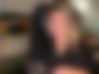 Live cam show with DannaEvan - Oil on xfollow cams