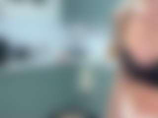 Live cam show with DannaEvan - Moan on Dolls Live