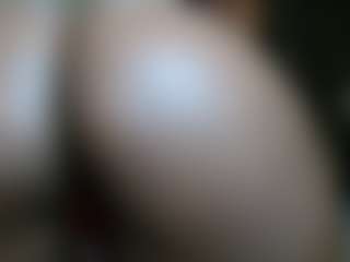 Exotic Smiles's Live Sex Cam Show