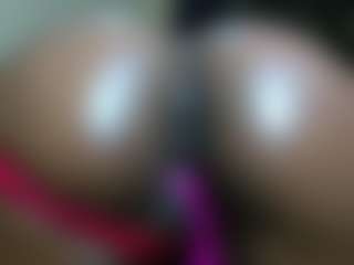 Exotic Smiles's Live Sex Cam Show