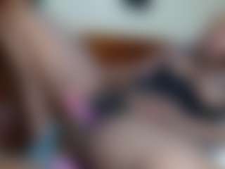 Live cam show with Exotic Smiles - Shaved Pussy on SinfulBabes