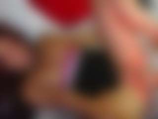 charlottee-4's Live Sex Cam Show