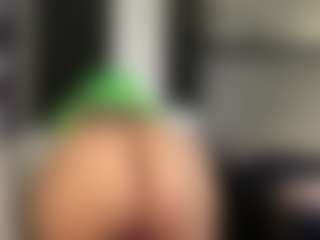 Live cam show with cocaNutt - Ebony Toys on madthumbs