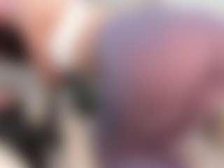 Live cam show with miiamadison - Oil on googirlz